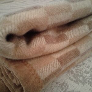 Eskimo of Switzerland Merino Wool Cashmere Blanket/Throw